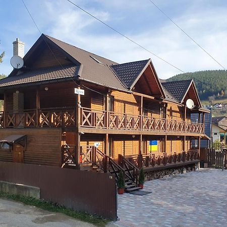 Hotel Krym Jaremče Exteriér fotografie