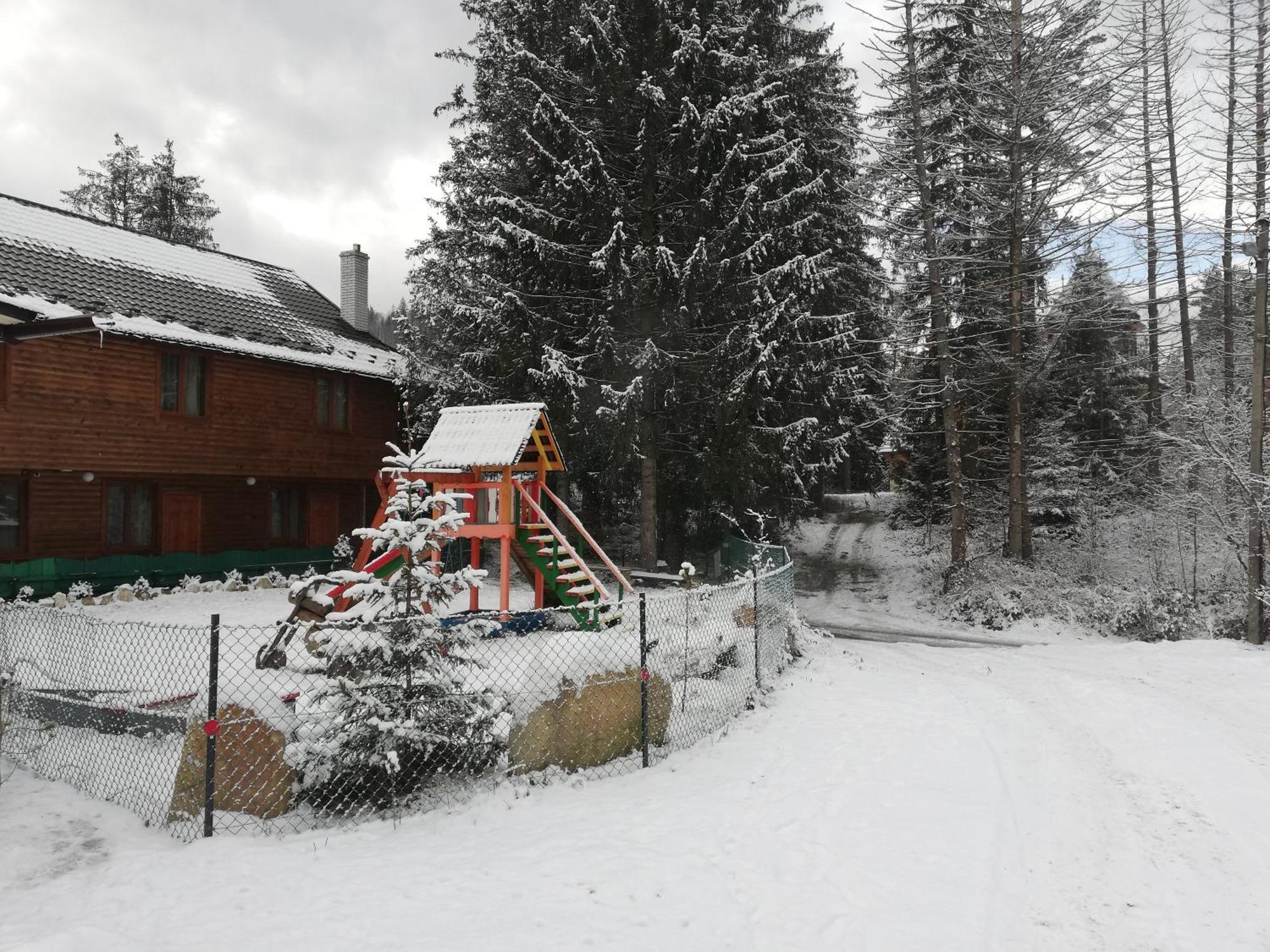 Hotel Krym Jaremče Exteriér fotografie